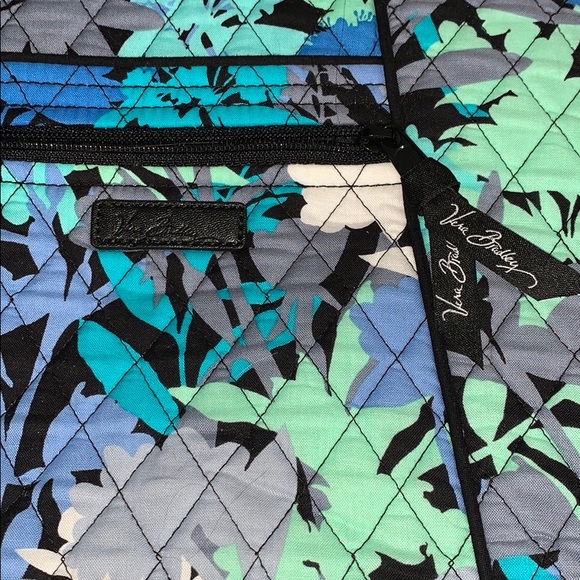 Vera Bradley crossbody - Picture 2 of 3